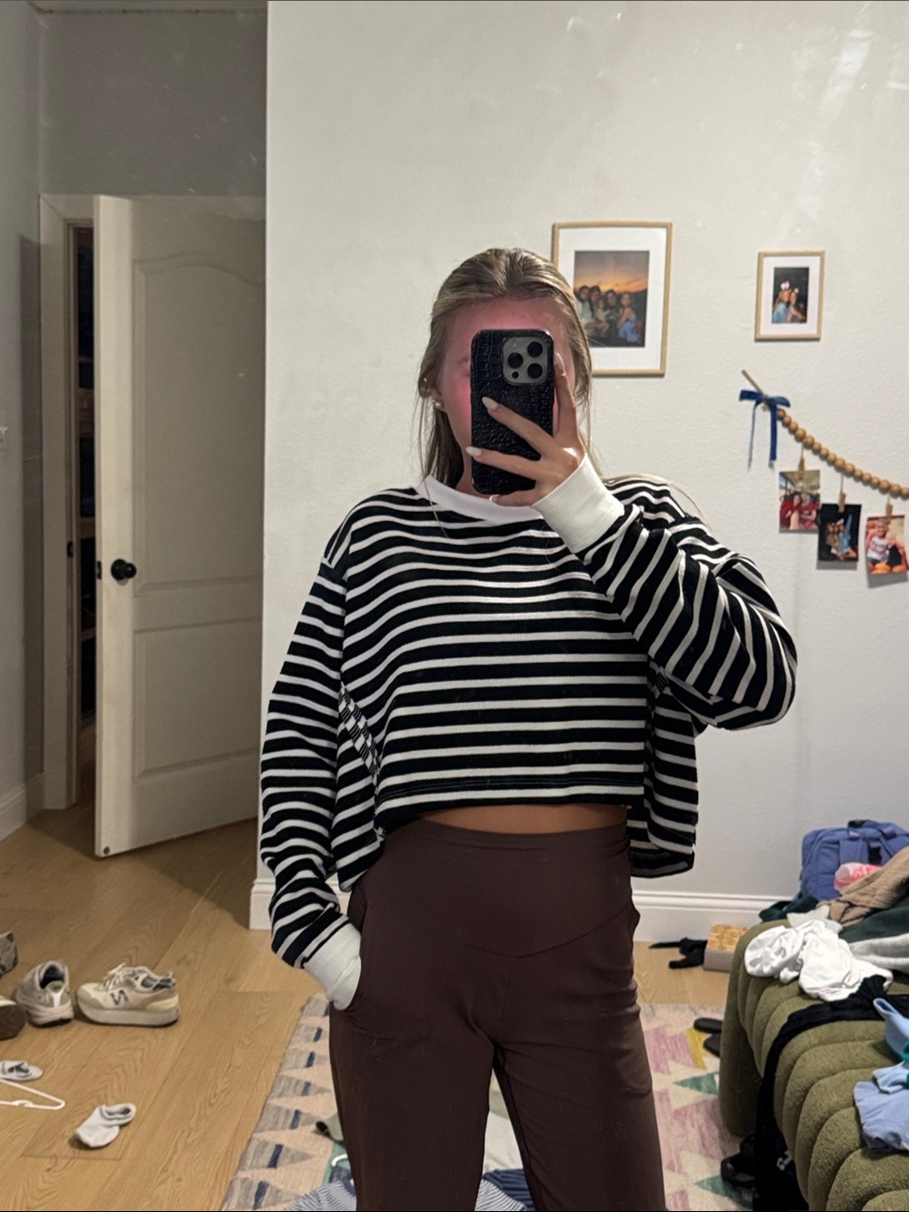 Altard state black and white sweater